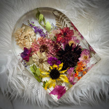 Load image into Gallery viewer, Arch Floral Preservation Memorial Keepsake