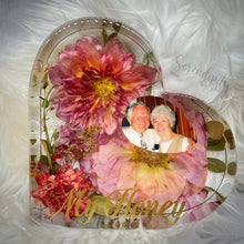 Load image into Gallery viewer, Extra Large Heart Floral Preservation