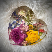 Load image into Gallery viewer, Large Heart Floral Preservation