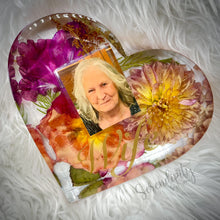 Load image into Gallery viewer, Extra Large Heart Floral Preservation
