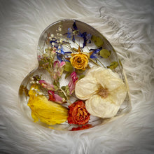 Load image into Gallery viewer, Large Heart Floral Preservation