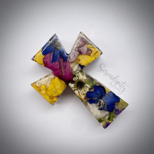 Load image into Gallery viewer, Preserved Floral Cross