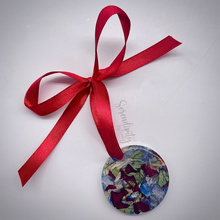 Load image into Gallery viewer, Circle Ornament with Florals