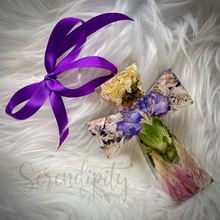 Load image into Gallery viewer, Preserved Floral Cross