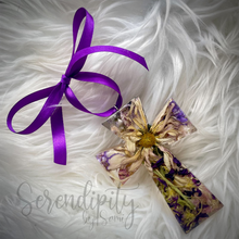Load image into Gallery viewer, Preserved Floral Cross