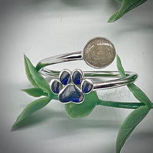 Load image into Gallery viewer, 6mm Circle and Paw Cremation Ash Memorial Ring