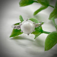 Load image into Gallery viewer, Round Breastmilk Keepsake Ring