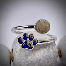 Load image into Gallery viewer, 6mm Circle and Paw Cremation Ash Memorial Ring