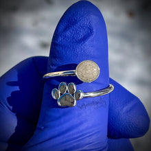 Load image into Gallery viewer, 6mm Circle and Paw Cremation Ash Memorial Ring