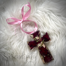Load image into Gallery viewer, Preserved Floral Cross