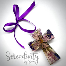 Load image into Gallery viewer, Preserved Floral Cross