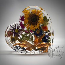 Load image into Gallery viewer, Large Heart Floral Preservation