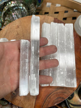Load image into Gallery viewer, Selenite Wands : 4 inch