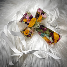 Load image into Gallery viewer, Preserved Floral Cross