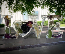 Load image into Gallery viewer, Floral Preservation “LOVE” Resin Keepsake