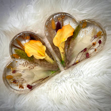 Load image into Gallery viewer, Extra Large Heart Floral Preservation
