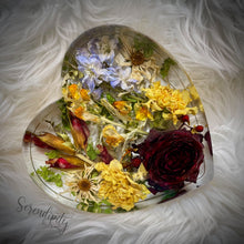 Load image into Gallery viewer, Large Heart Floral Preservation
