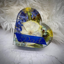 Load image into Gallery viewer, Large Heart Floral Preservation
