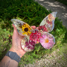 Load image into Gallery viewer, Floral Preservation Memorial Butterfly Keepsake (Large)
