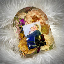 Load image into Gallery viewer, Arch Floral Preservation Memorial Keepsake
