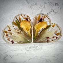 Load image into Gallery viewer, Extra Large Heart Floral Preservation

