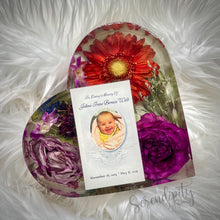 Load image into Gallery viewer, Extra Large Heart Floral Preservation
