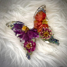 Load image into Gallery viewer, Floral Preservation Memorial Butterfly Keepsake (Small)
