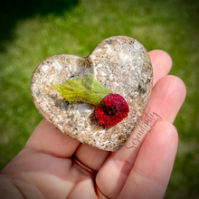 Load image into Gallery viewer, 2 inch Resin Heart with Dried Flowers and Cremation Ash
