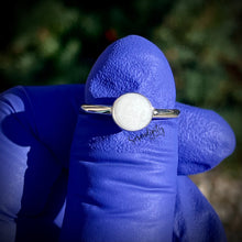 Load image into Gallery viewer, Simple Circle Breast Milk Keepsake Ring
