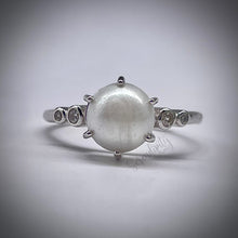 Load image into Gallery viewer, Round Breastmilk Keepsake Ring
