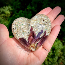 Load image into Gallery viewer, 3 inch Resin Heart with Dried Flowers and Cremation Ash
