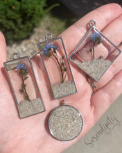 Load image into Gallery viewer, Cremation Ash Bezel Pendant with Forget Me Not
