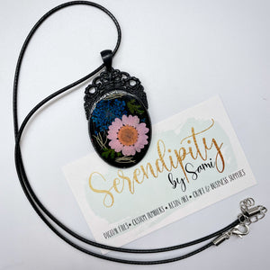 Floral pendant necklace with nylon cord